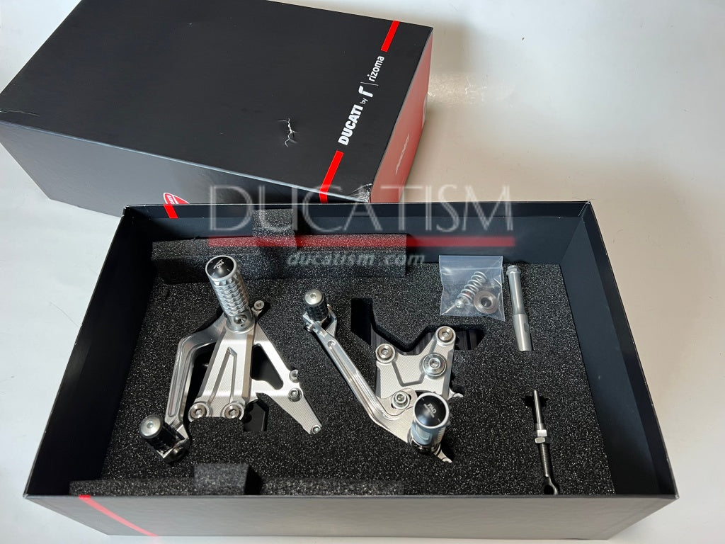 DUCATI Panigale V2 Back Step Set Panigale V2 2020-2022 Ducati Performance Genuine Genuine Footpeg 96280621AA