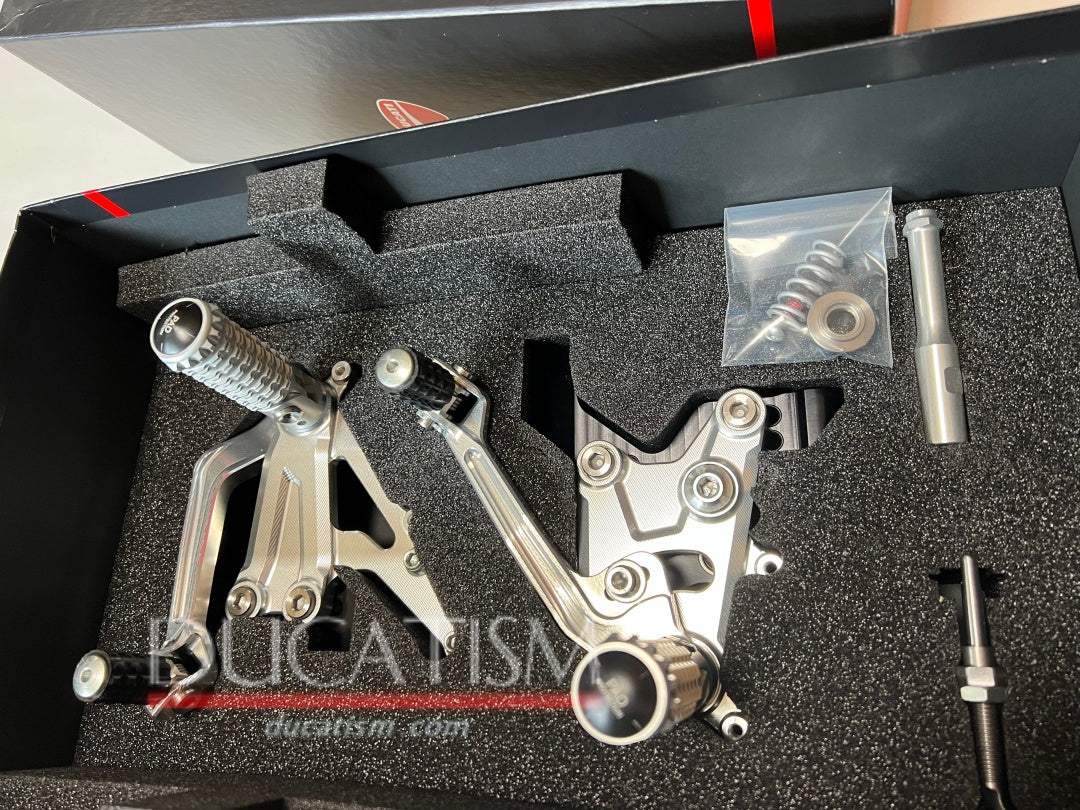 DUCATI Panigale V2 Back Step Set Panigale V2 2020-2022 Ducati Performance Genuine Genuine Footpeg 96280621AA