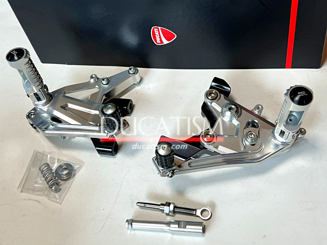 DUCATI Panigale V2 Back Step Set Panigale V2 2020-2022 Ducati Performance Genuine Genuine Footpeg 96280621AA
