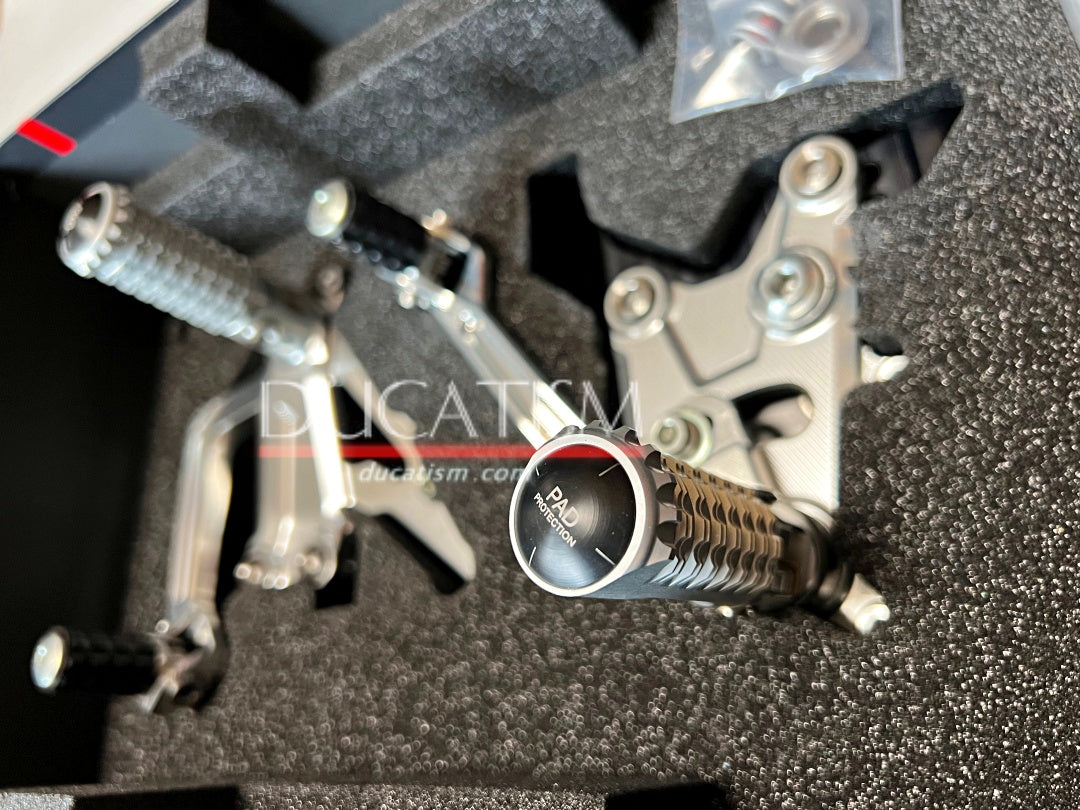DUCATI Panigale V2 Back Step Set Panigale V2 2020-2022 Ducati Performance Genuine Genuine Footpeg 96280621AA