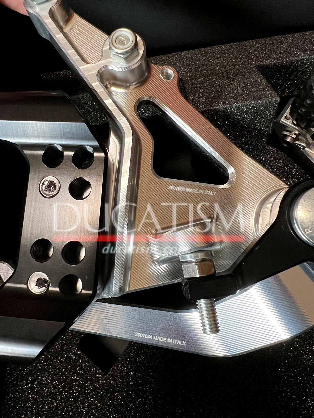 DUCATI Panigale V2 Back Step Set Panigale V2 2020-2022 Ducati Performance Genuine Genuine Footpeg 96280621AA