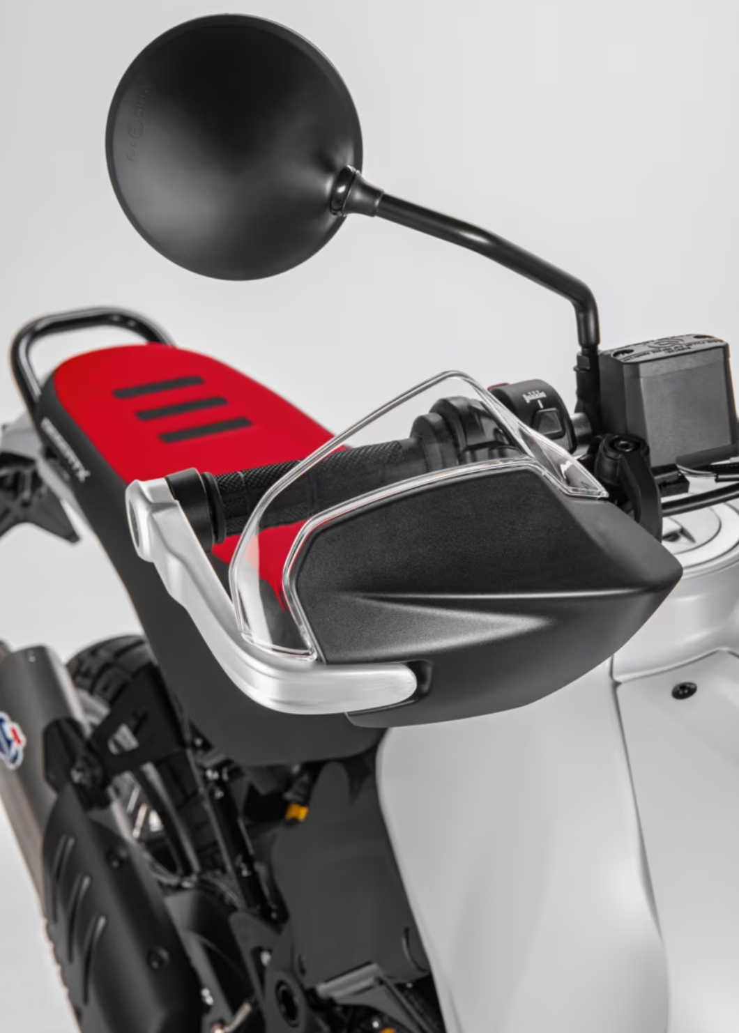 DUCATI 純正 DesertX MultiStrada V4 ハンドガード 96280671AA デザートX ムルティストラーダ ドゥカティ DP純正