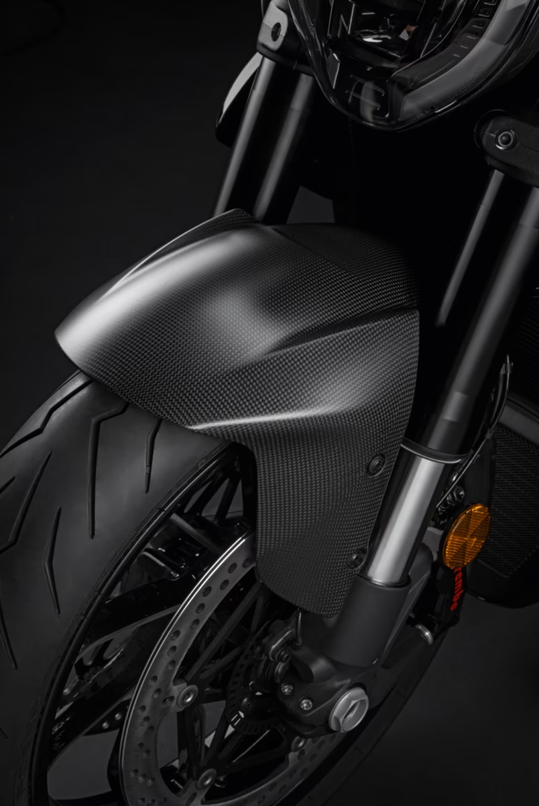 DUCATI Diavel V4 カーボン製フロントマッドガード 96981562AA ドゥカティ ディアベルV4