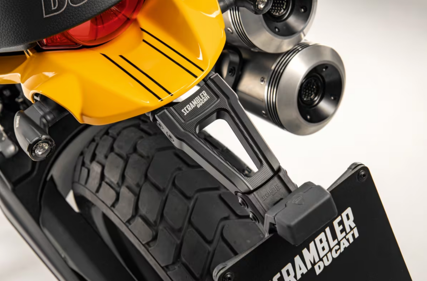 DUCATI 2018-2023 スクランブラー 1100 ナンバープレートホルダー ドゥカティ Scrambler 97380931B DP純正