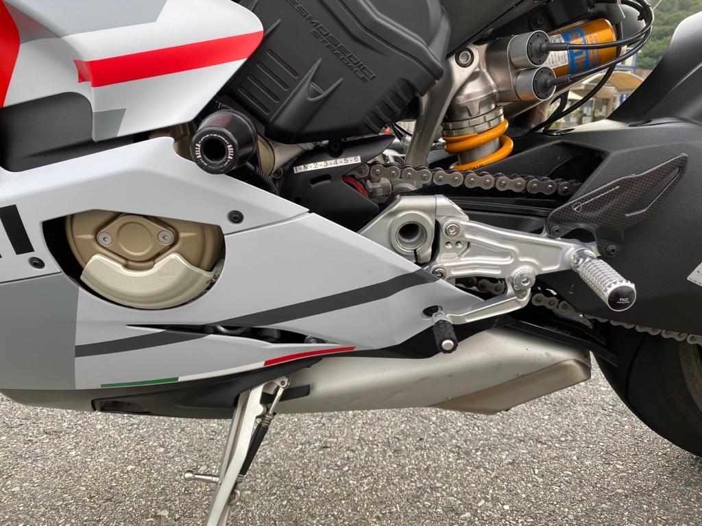 イタリア在庫あり DUCATI パニガーレV4 アジャスタブル ステップkit 96280481B PanigaleV4 フットペグキット DP純正