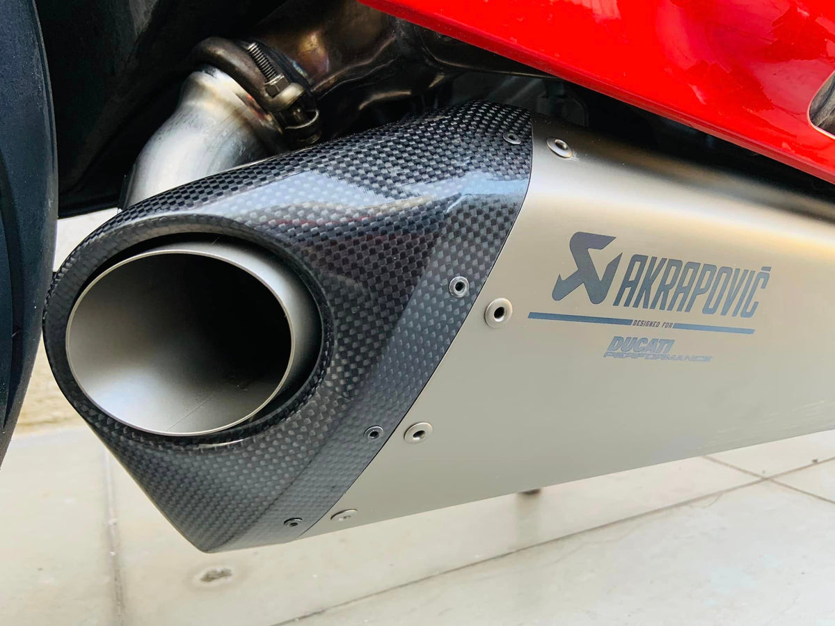 イタリア在庫あり ドゥカティ PanigaleV2 チタン製レーシングサイレンサー 96481732AA DUCATI StreetFighterV2 パニガーレ DP Akrapovic