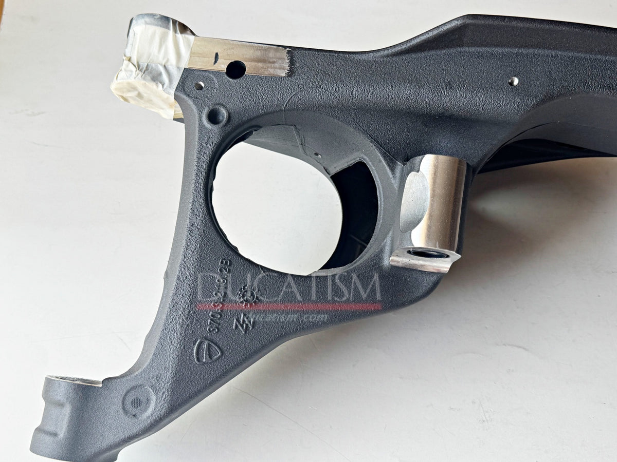 DUCATI Panigale V4 V4R Genuine Swingarm 37020471AA Ducati Panigale V4 2018-2024 DUCATI Genuine Parts Genuine Product