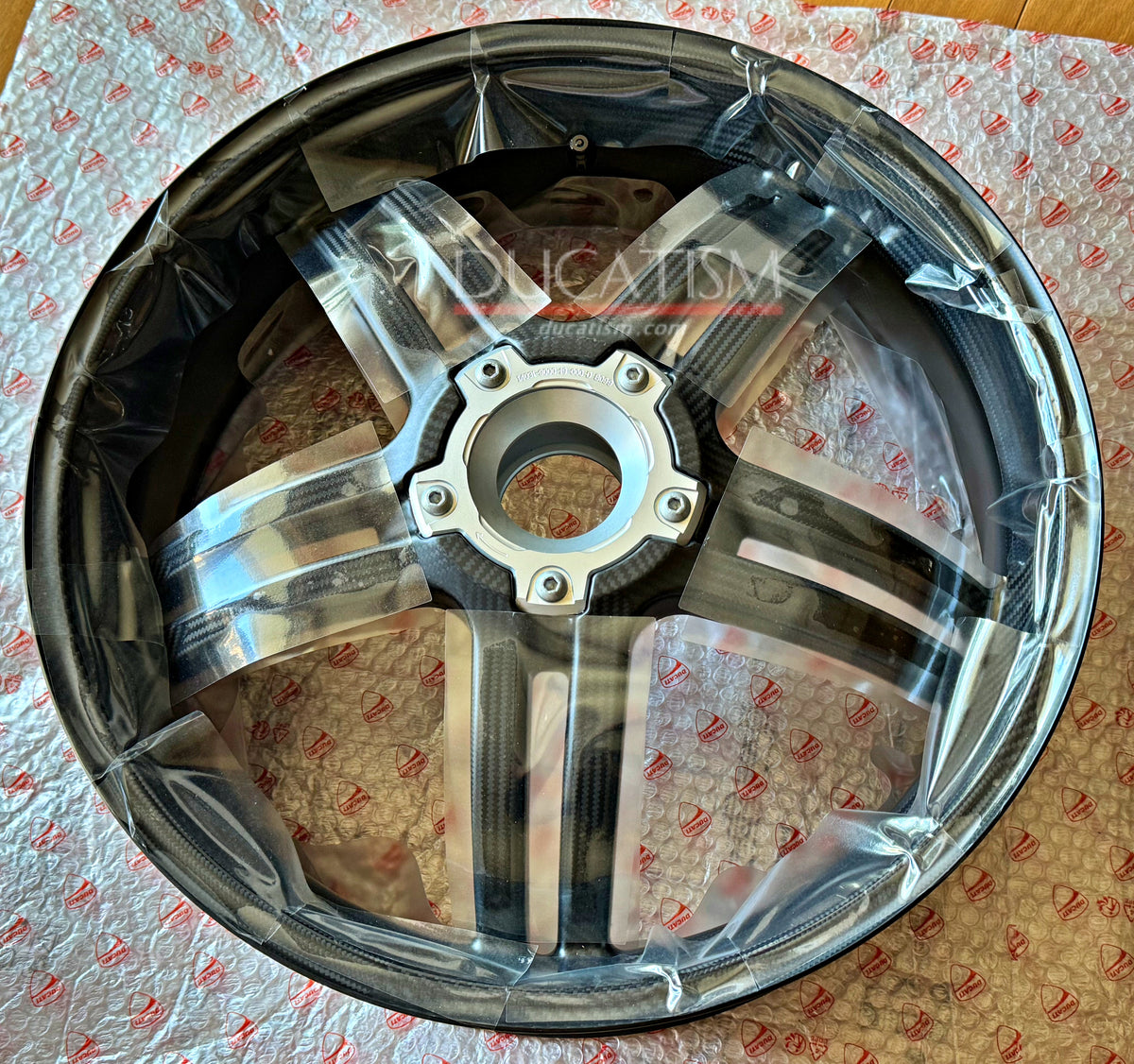 DUCATI PanigaleV4SP2 SP Superleggera Genuine Carbon Rear Wheel Made in Italy V4/V4S/V4R Panigale StreetFighterV4 502P2301AA