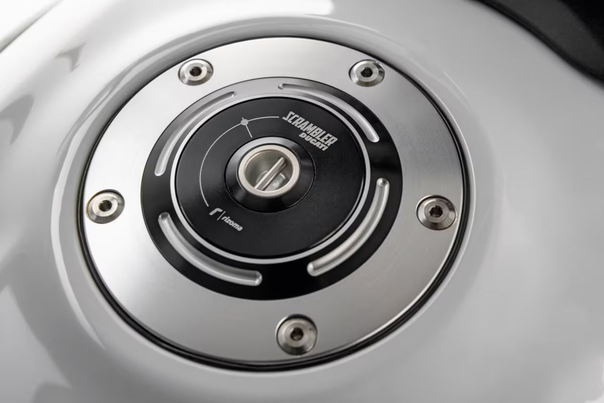 DUCATI Scrambler ビレットアルミニウム製 フィラープラグ ドゥカティ スクランブラー タンクキャップ シルバー 97780072AA/ブラック 97780072AB DP純正