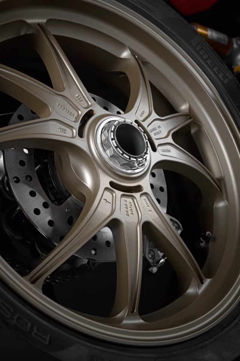 Italy in stock DUCATI PanigaleV4 forged magnesium wheel set Marchesini M9RS Panigale 96380101A DP genuine product