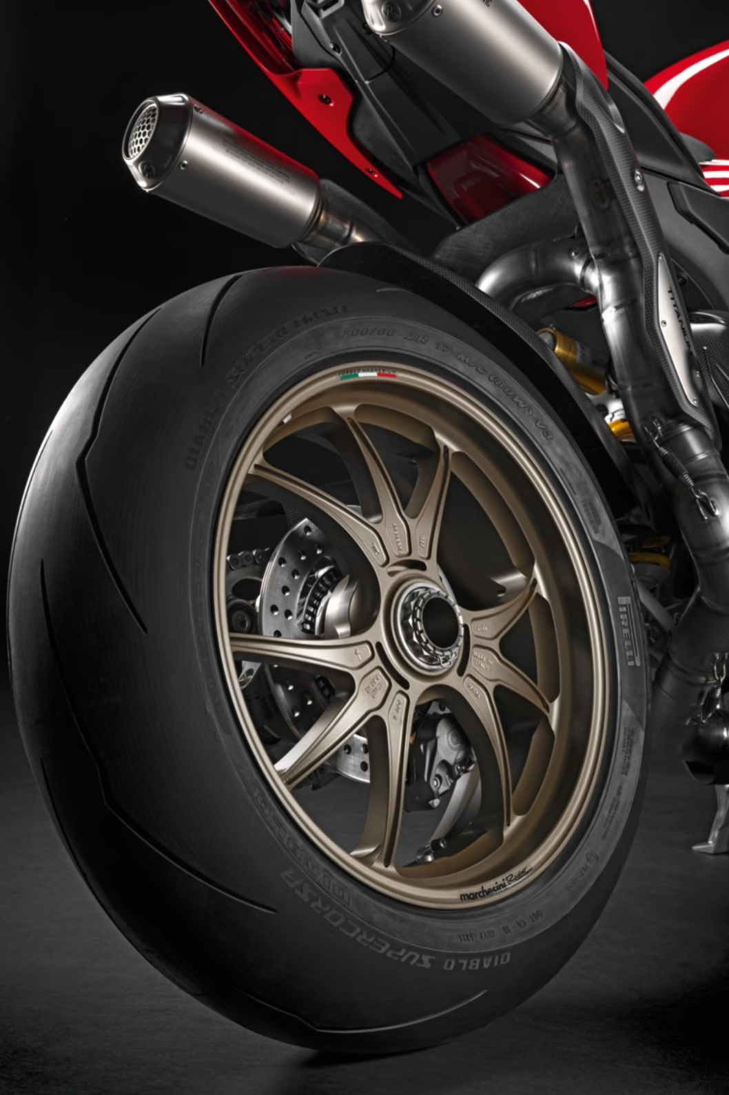 Italy in stock DUCATI PanigaleV4 forged magnesium wheel set Marchesini M9RS Panigale 96380101A DP genuine product