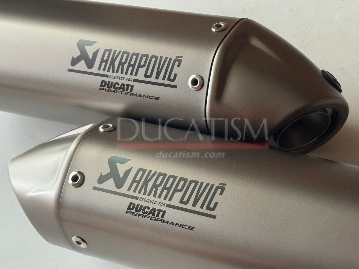 イタリア在庫あり 2025-2026 DUCATI パニガーレ V4 レーシングサイレンサー アクラポヴィッチ PanigaleV4 Akrapovic 96482341AA DP純正