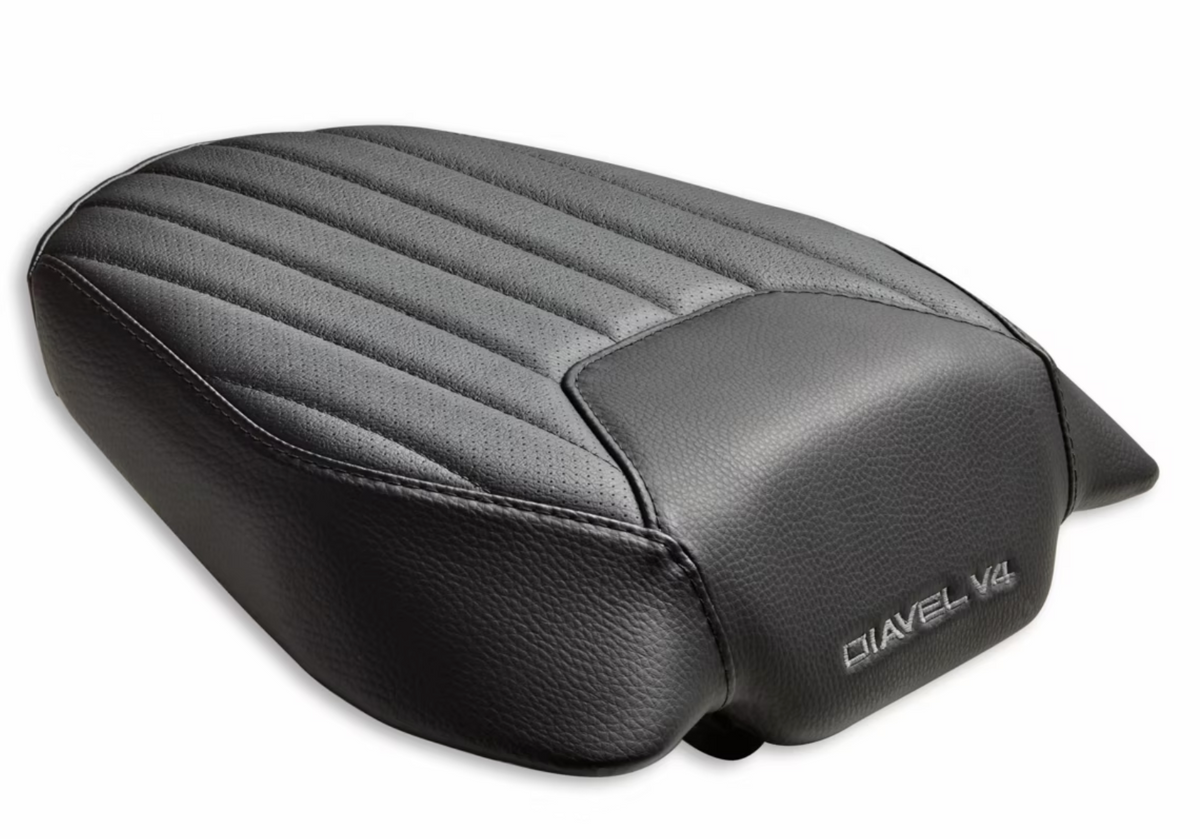 DUCATI Diavel V4 2023-2026 プレミアムパッセンジャーシート 本革製 96881241AA ドゥカティ ディアベルV4 DP