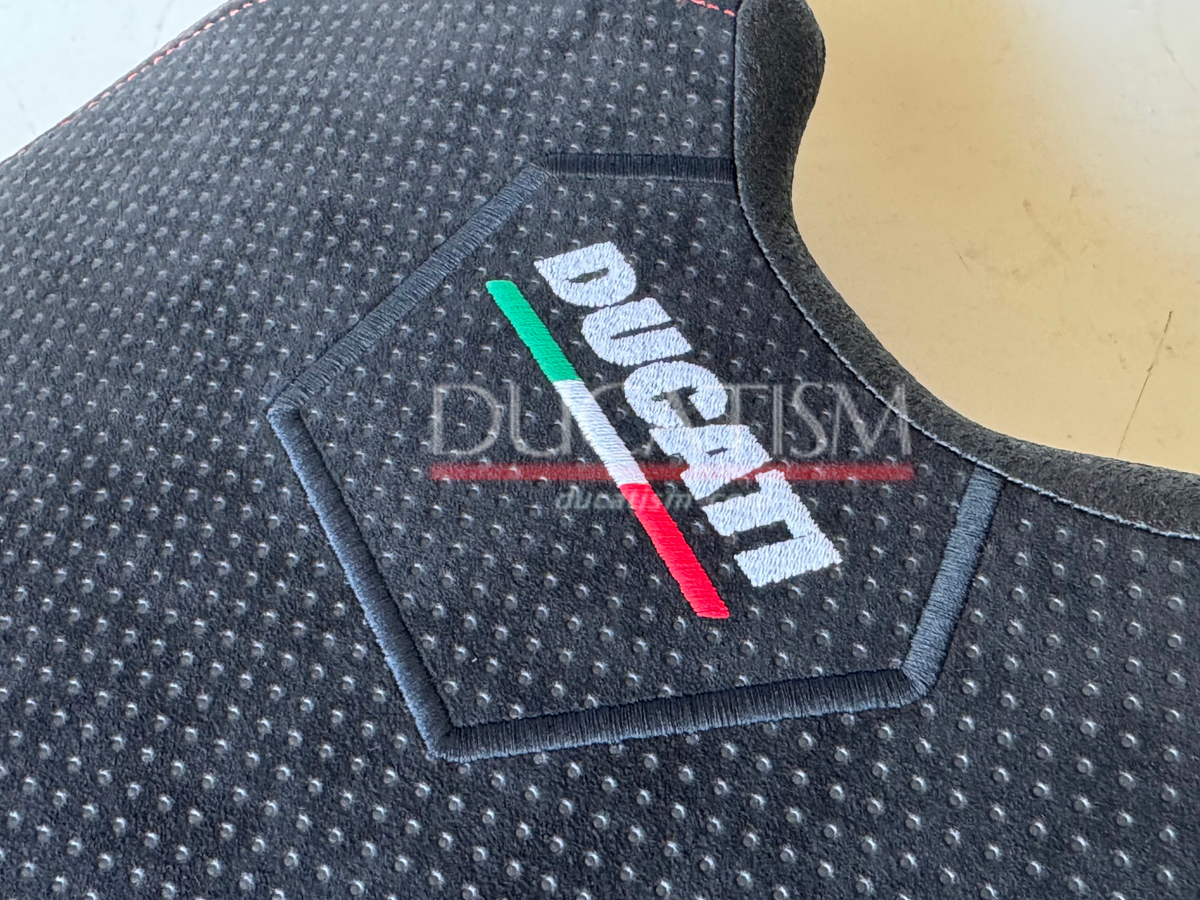 DUCATI 2025-2026 Panigale V2 Sport Seat 96881521AA Genuine DP Seat for 2025-2026 StreetFighter V2