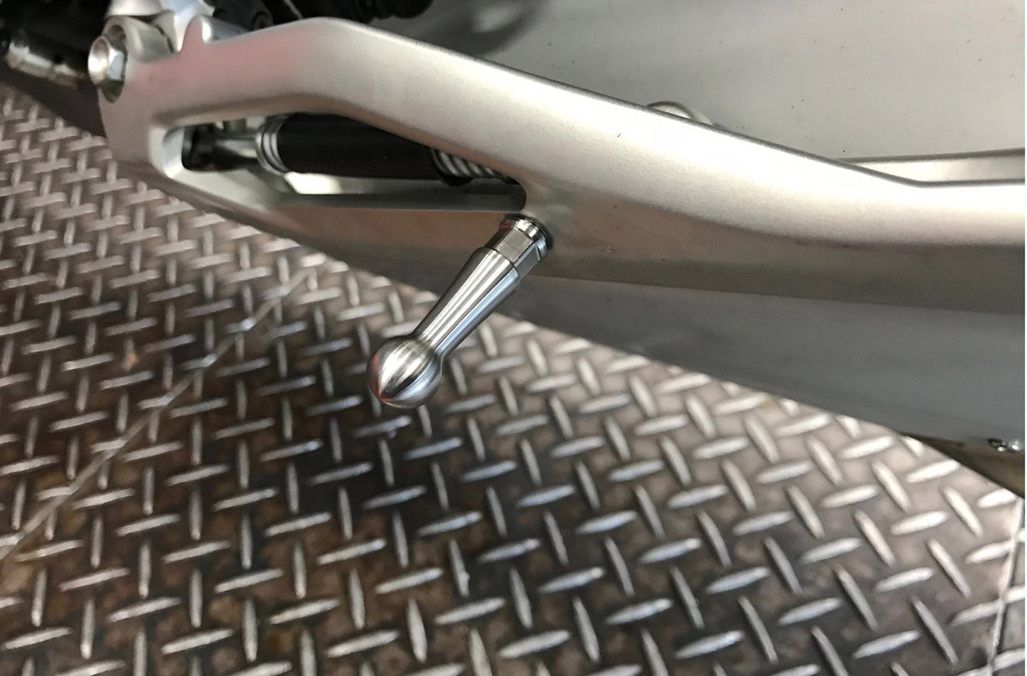 AELLA AE-10089A DUCATI PanigaleV4 V4R ライディングステップキット パニガーレV4 ドゥカティ