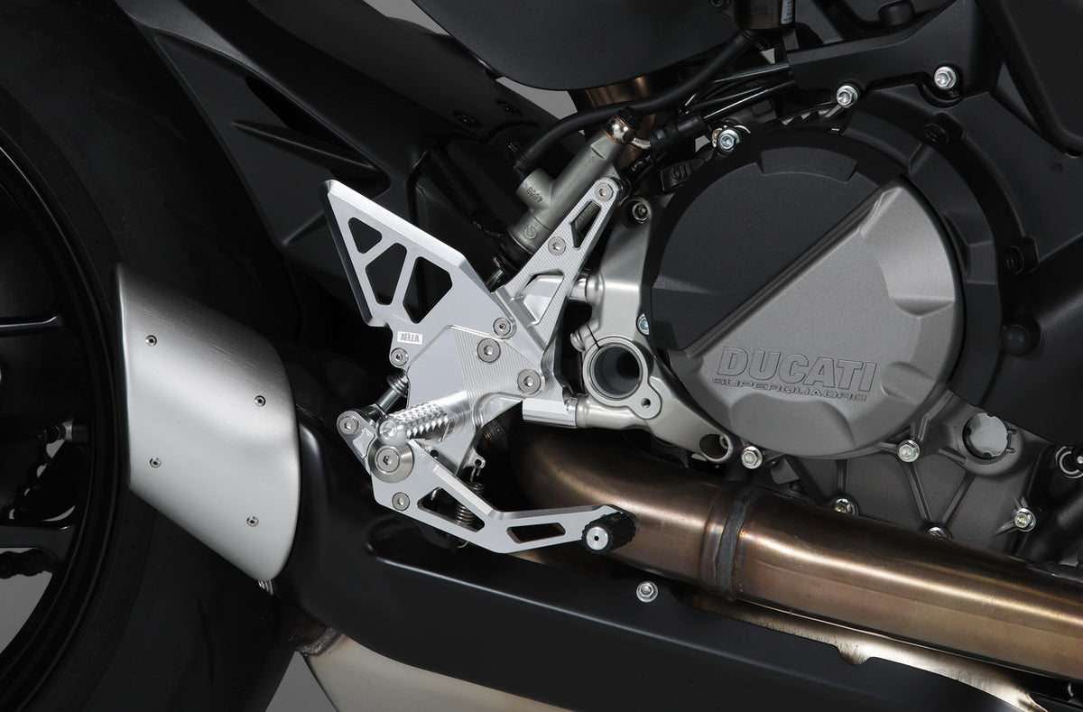 AELLA AE-10104 DUCATI StreetFighterV2 ライディングステップキット ドゥカティ ストリートファイターV2 ポリッシュ ホワイト ブラック