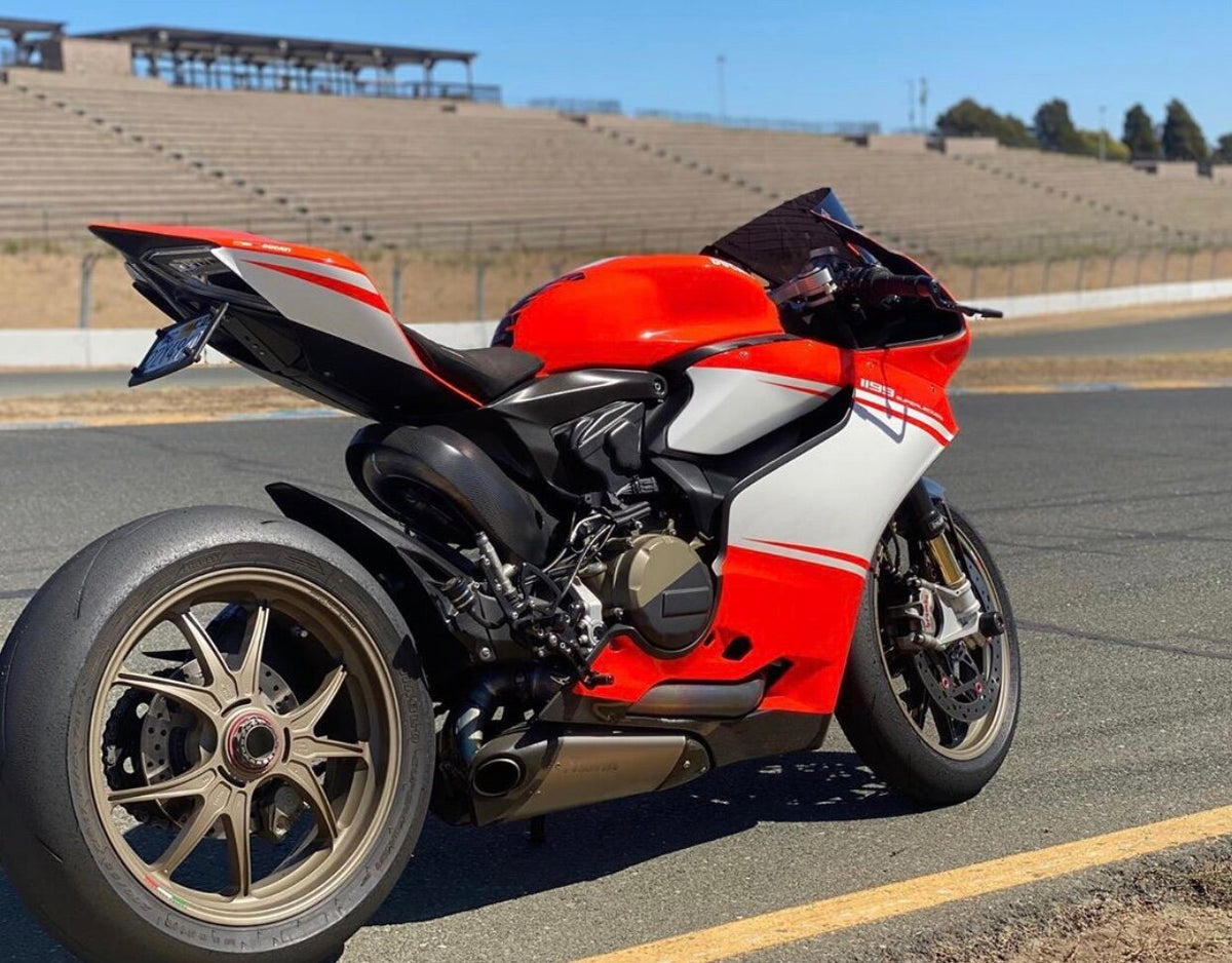 Italy in stock DUCATI PanigaleV4 forged magnesium wheel set Marchesini M9RS Panigale 96380101A DP genuine product