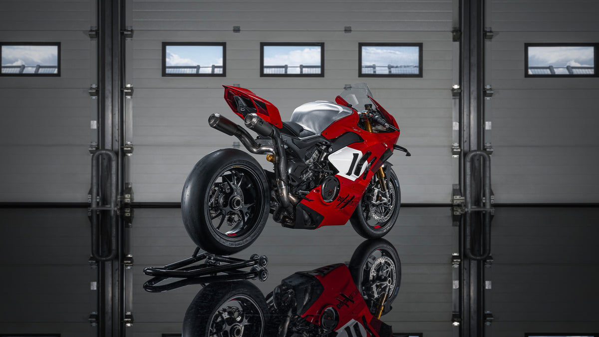 ドゥカティ コルセパフォーマンスオイル 5リットル パニガーレV4R 純正 Ducati Corse Performance Oil powered by Shell for PanigaleV4R 1.32Gal 5L