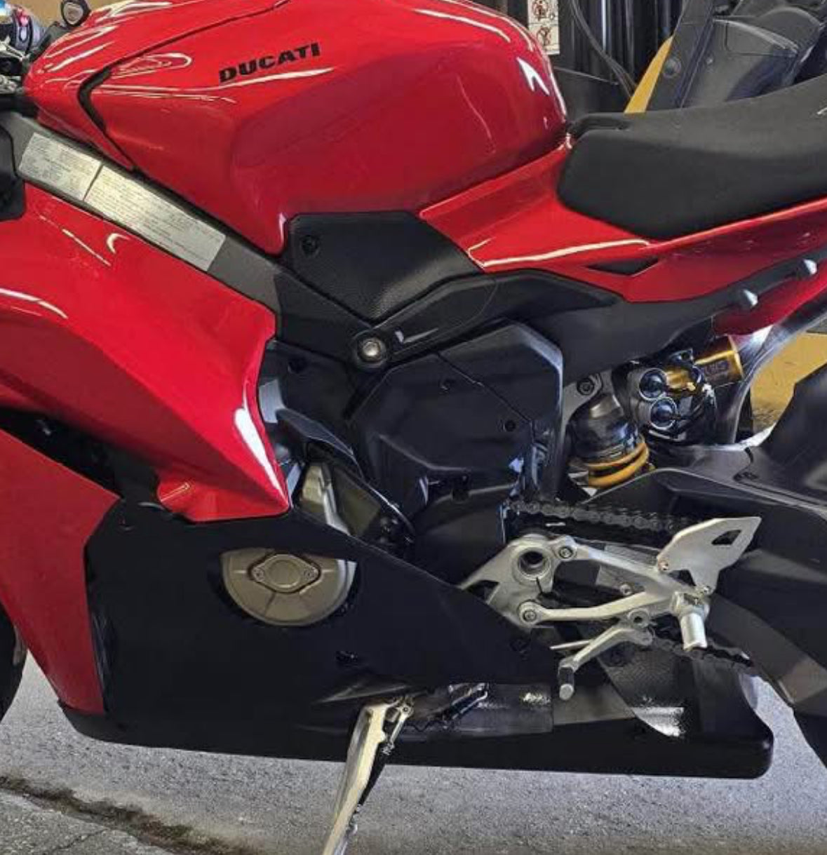 DUCATI 2025-2026 パニガーレ V4 レーシング アンダーフェアリング アクラポビッチ フルエキ / サイレンサー用 Panigale V4 96981931AA ドゥカティ 純正品