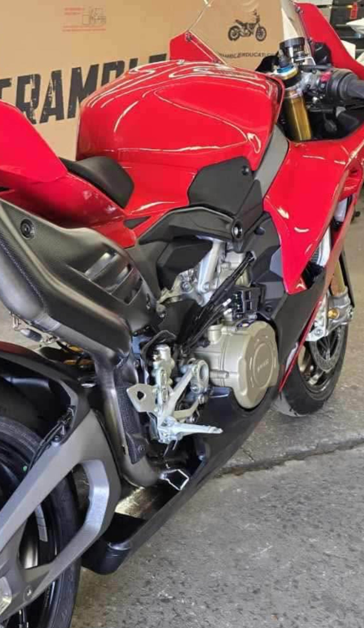 DUCATI 2025 パニガーレ V4 レーシング アンダーフェアリング アクラポビッチ フルエキ / サイレンサー用 Panigale V4 96981931AA ドゥカティ 純正品