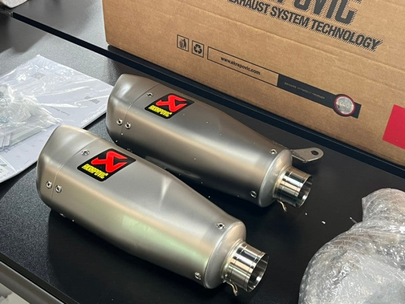 イタリア在庫あり アクラポヴィッチ DUCATI MONSTER 937 950 2022-2023 EU認証サイレンサー S-D9SO17-HCQT