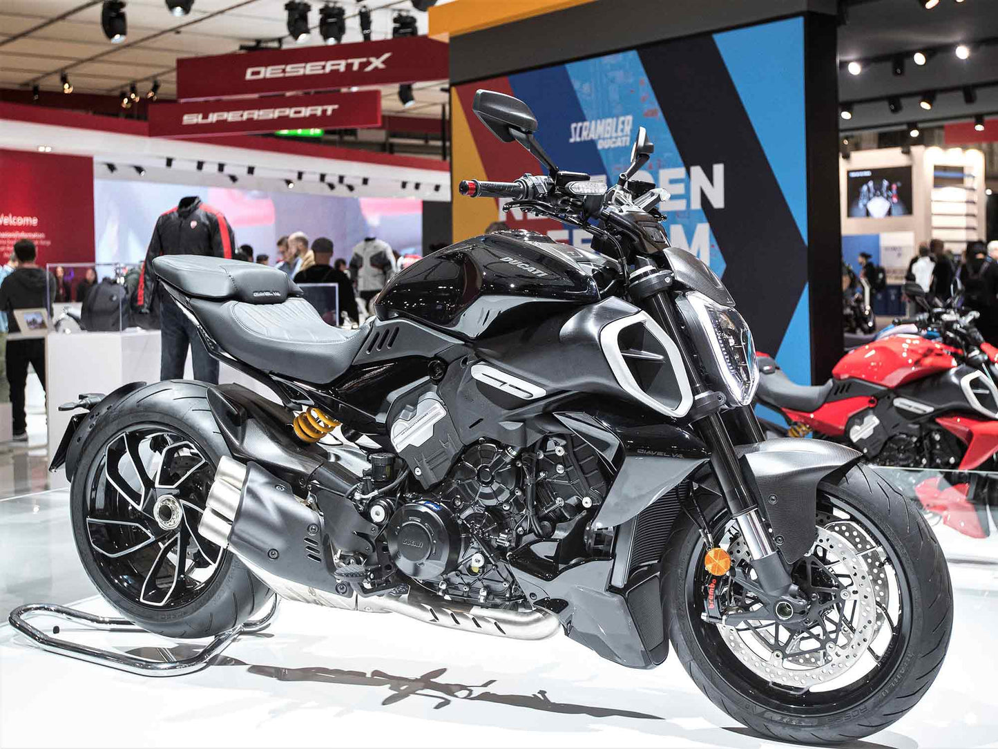 DUCATI Diavel V4 カーボン製フロントマッドガード 96981562AA ドゥカティ ディアベルV4
