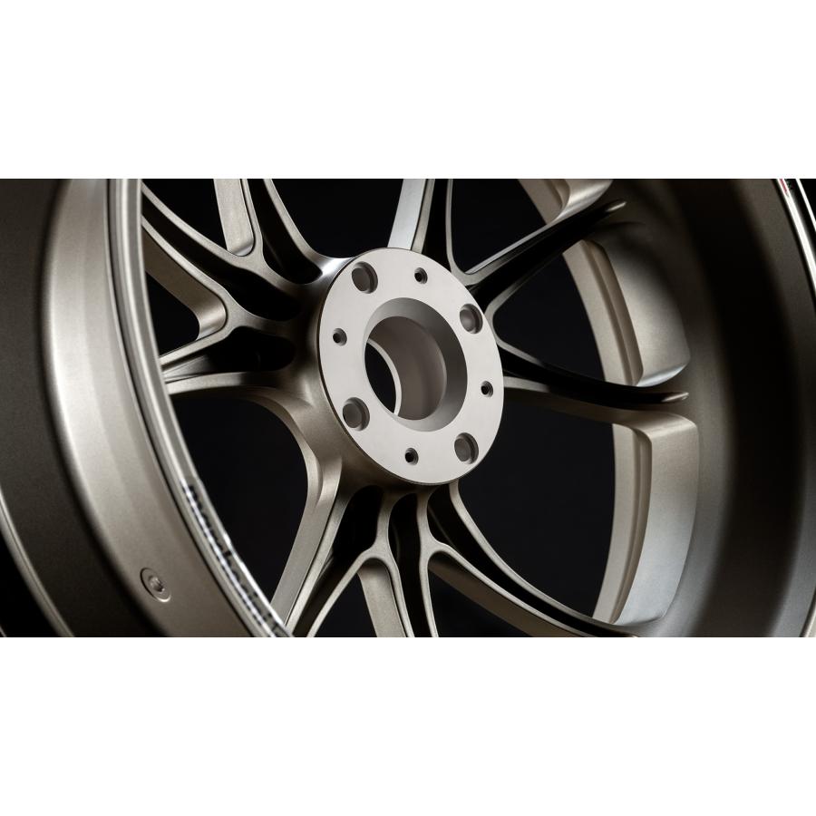 Italy in stock DUCATI PanigaleV4 forged magnesium wheel set Marchesini M9RS Panigale 96380101A DP genuine product