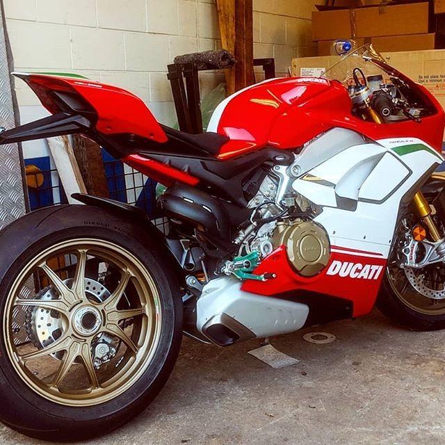 Italy in stock DUCATI PanigaleV4 forged magnesium wheel set Marchesini M9RS Panigale 96380101A DP genuine product