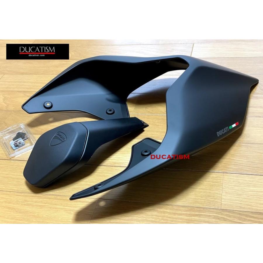 DUCATI StreetFighterV4 Dark Stealth マットブラック パッセンジャーシートカバー 純正 ストリートファイターV4 ダーク ステルス 97180941AA