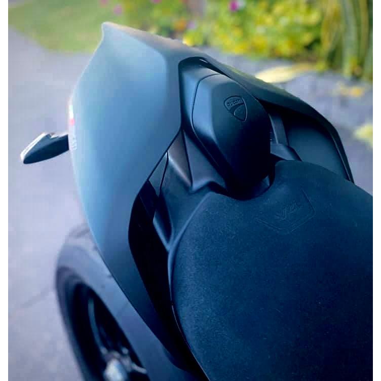 DUCATI StreetFighter V2 パッセンジャーシートカバー 23年新仕様 StomeGreen 純正 ドゥカティ ストリートファイター V2 97181101AA