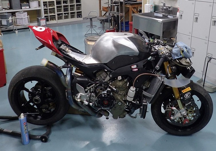アルミタンク DUCATI Panigale V4 用レーシング 8耐22Lタンク One or eight by Shiroyama 001 (Beater)