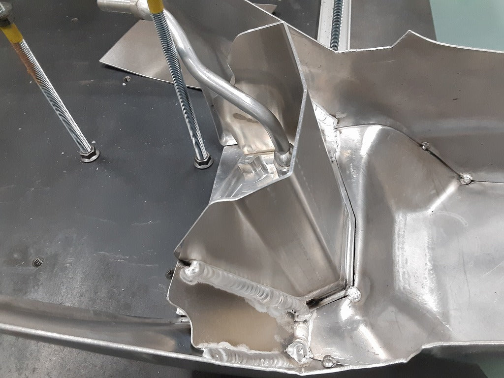 アルミタンク DUCATI Panigale V4 用レーシング 8耐22Lタンク One or eight by Shiroyama 001 (Beater)