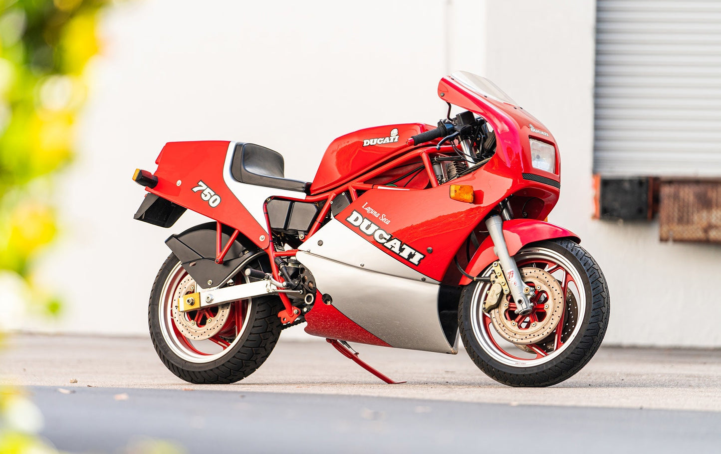 あすつく MALOSSI マロッシ 750F1用 マニホールド DUCATI  F1 リア用  インマニ １個 インテーク