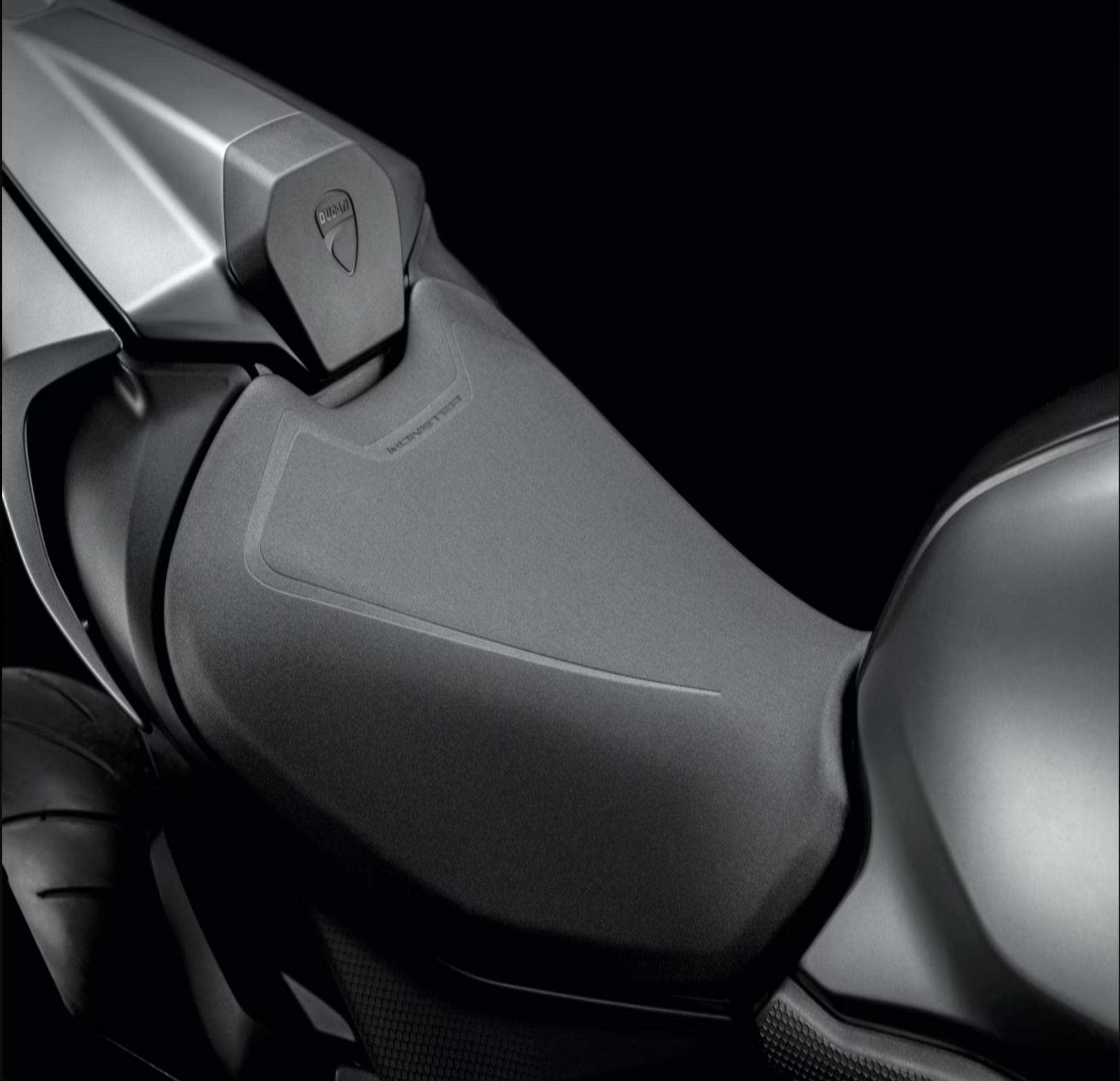 DUCATI Monster 937 950 ハイシート ドゥカティ モンスター ブラック DUCATI Monster 937 950 ハイシート ドゥカティ モンスター ブラック