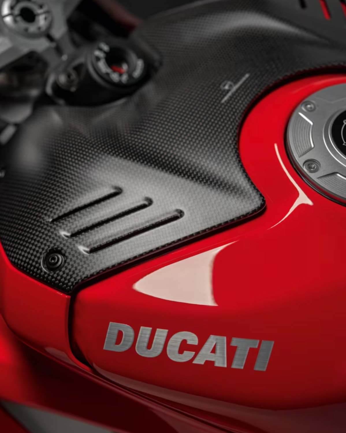 DUCATI パニガーレ V4 -2021 96981051A カーボンファイバー製タンクカバー ドゥカティ Panigale V4 DUCATIパフォーマンス正規純正品