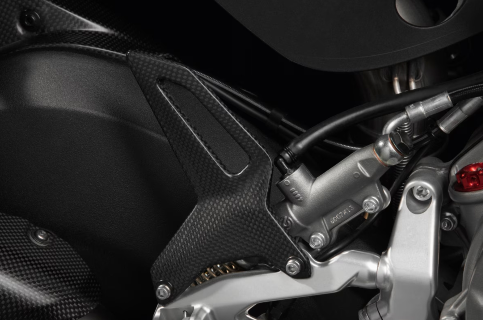 Bestem Carbon Fiber Heel Guards For Ducati 899 959 1199 1299 Panigale V2 – Glossy Black, Left & Right