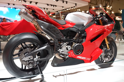DUCATI 2025- Panigale V4 ジェネレーター カバー カーボン 96981921AA 2026 PanigaleV4R /2025- StreetFighterV4