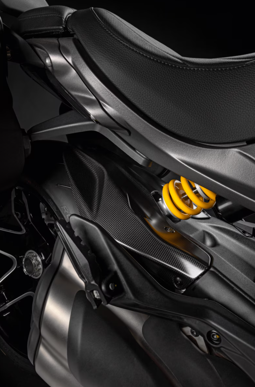 DUCATI Diavel V4 カーボン製リアマッドガード 96981581AA ドゥカティ