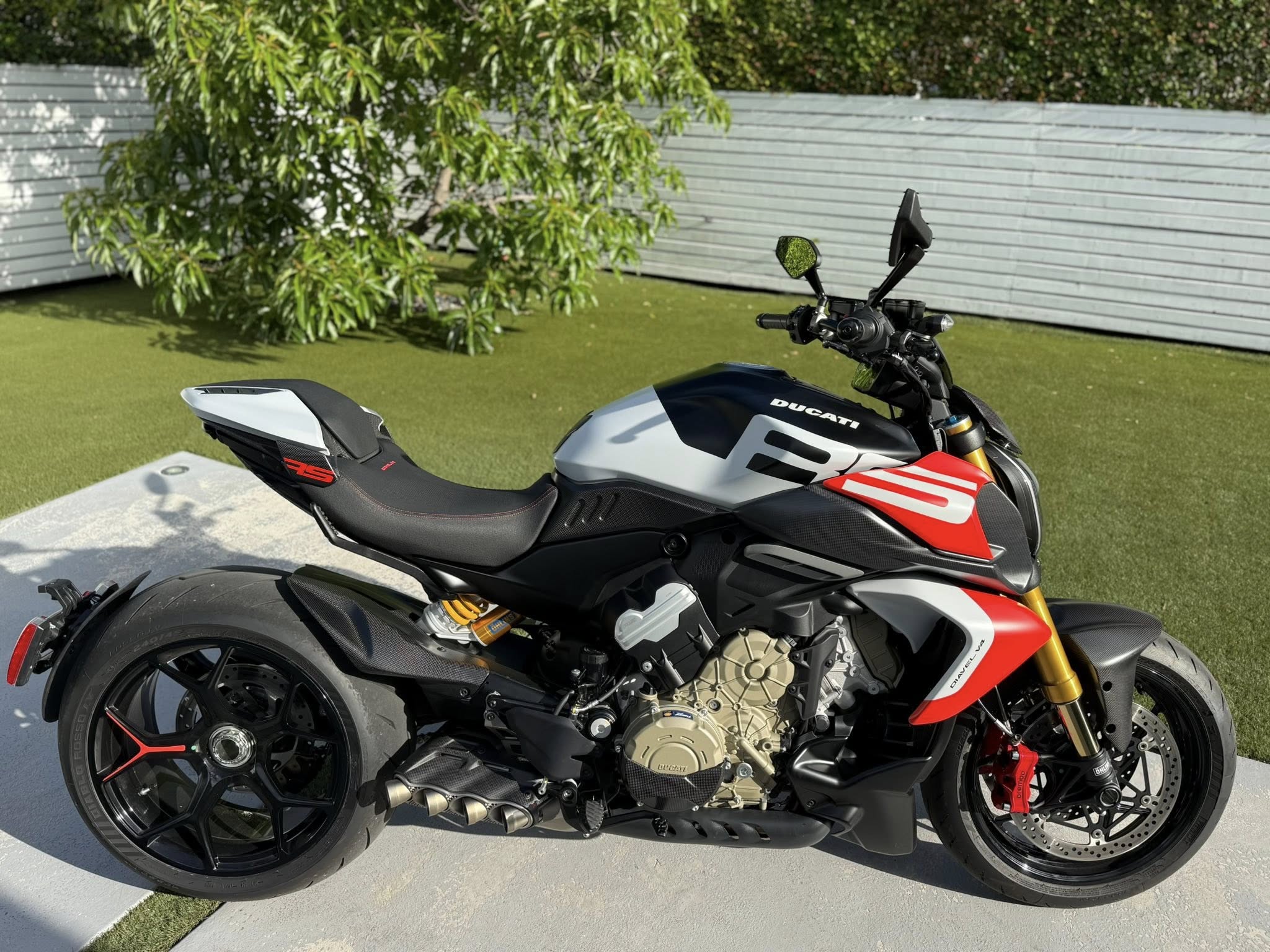 DUCATI 2026 XDiavel V4 レーシングコンプリートエキゾースト