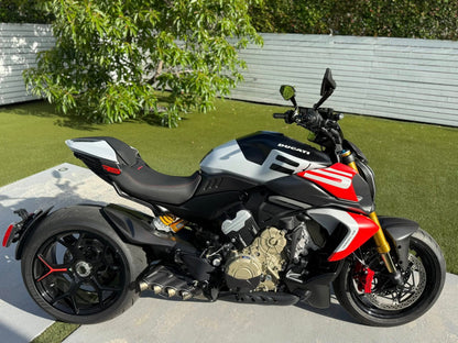 DUCATI 2026 XDiavel V4 レーシングコンプリートエキゾースト 96482171BA ドゥカティ XディアベルV4 Akrapovic フルエキ サイレンサー