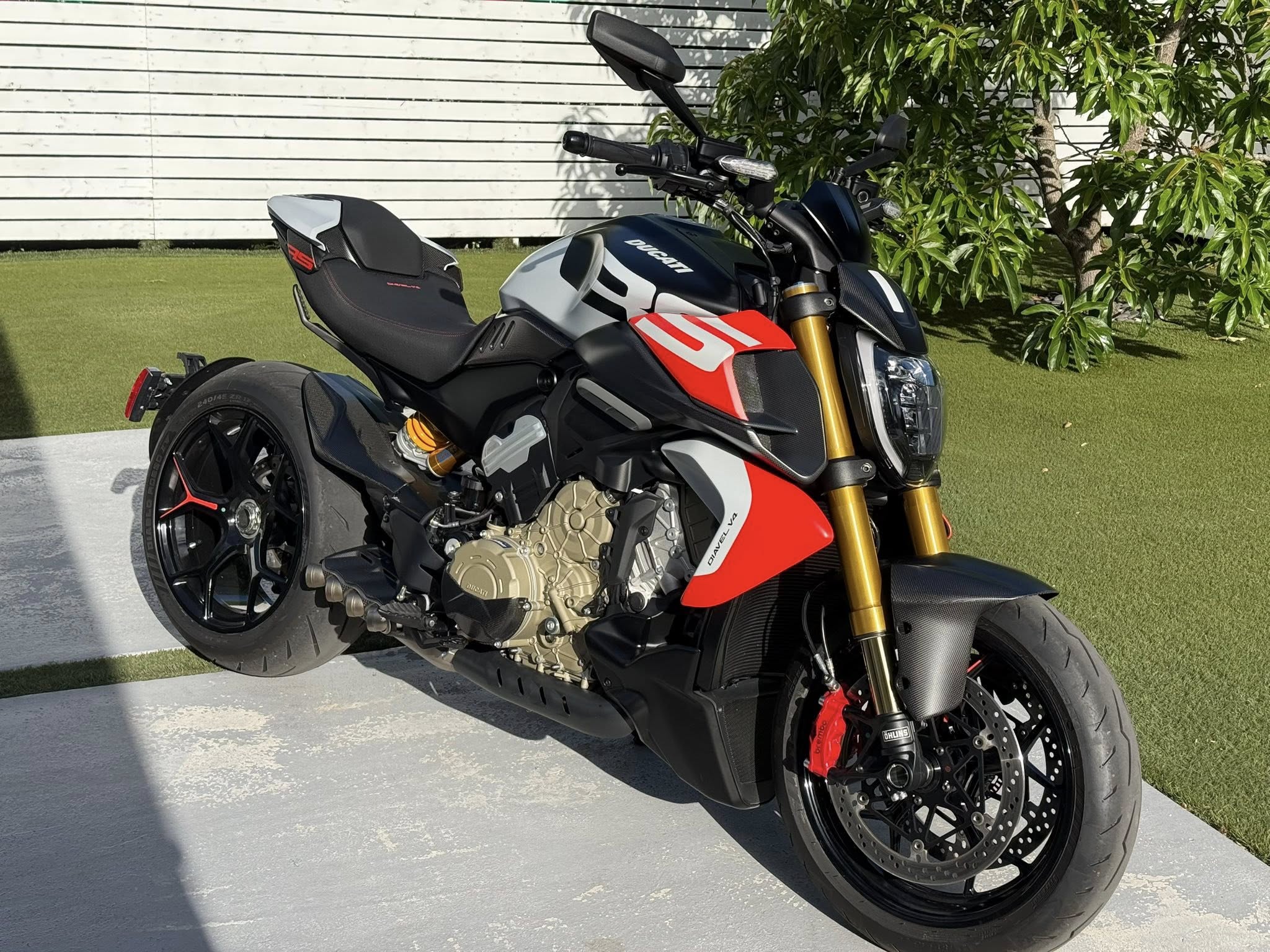 DUCATI 2026 XDiavel V4 レーシングコンプリートエキゾースト