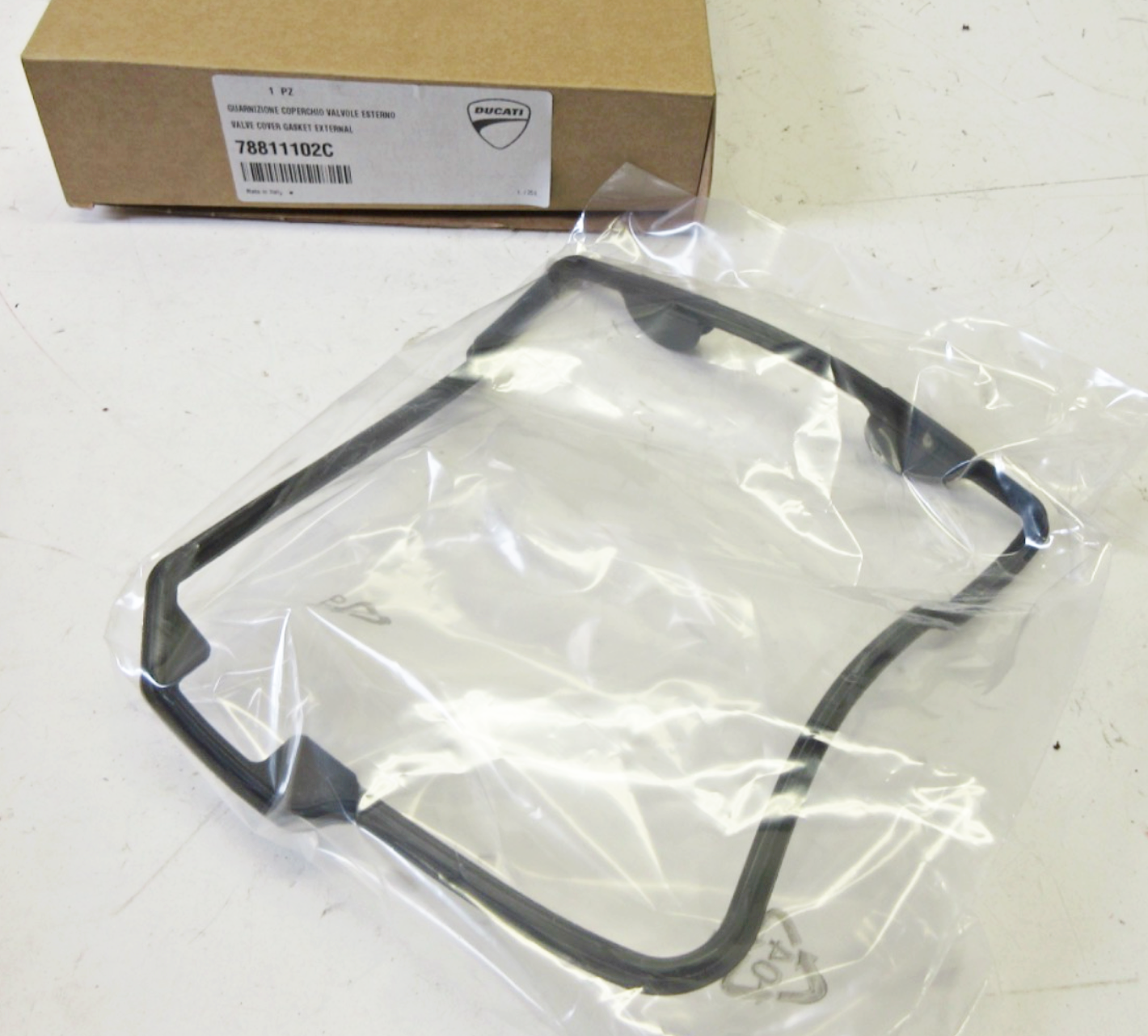 Genuine DUCATI 78811102C Valve Cover Gasket (1 piece) for Panigale V2 1299 1199 959 899