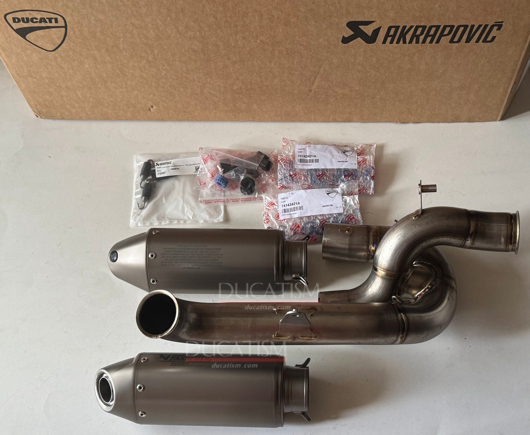 イタリア在庫あり 2025 DUCATI パニガーレ V4 レーシングサイレンサー イタリア在庫あり 2025 DUCATI パニガーレ V4 レーシングサイレンサー