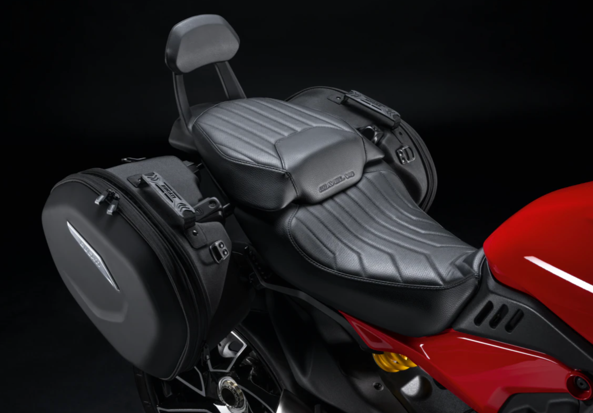 DUCATI Diavel V4 セミハードサイドケースセット 96782133AA DUCATI Diavel V4 セミハードサイドケースセット 96782133AA