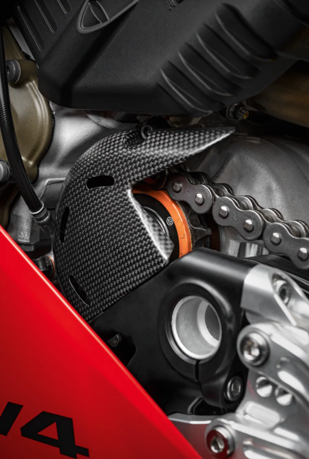 Ducati performance製 カーボン製スプロケットカバー Ducati performance製 カーボン製スプロケットカバー