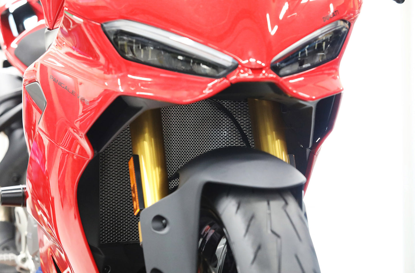 AELLA AE-57059 Radiator Protector for DUCATI Panigale V2S (late model 2025) with bracket
