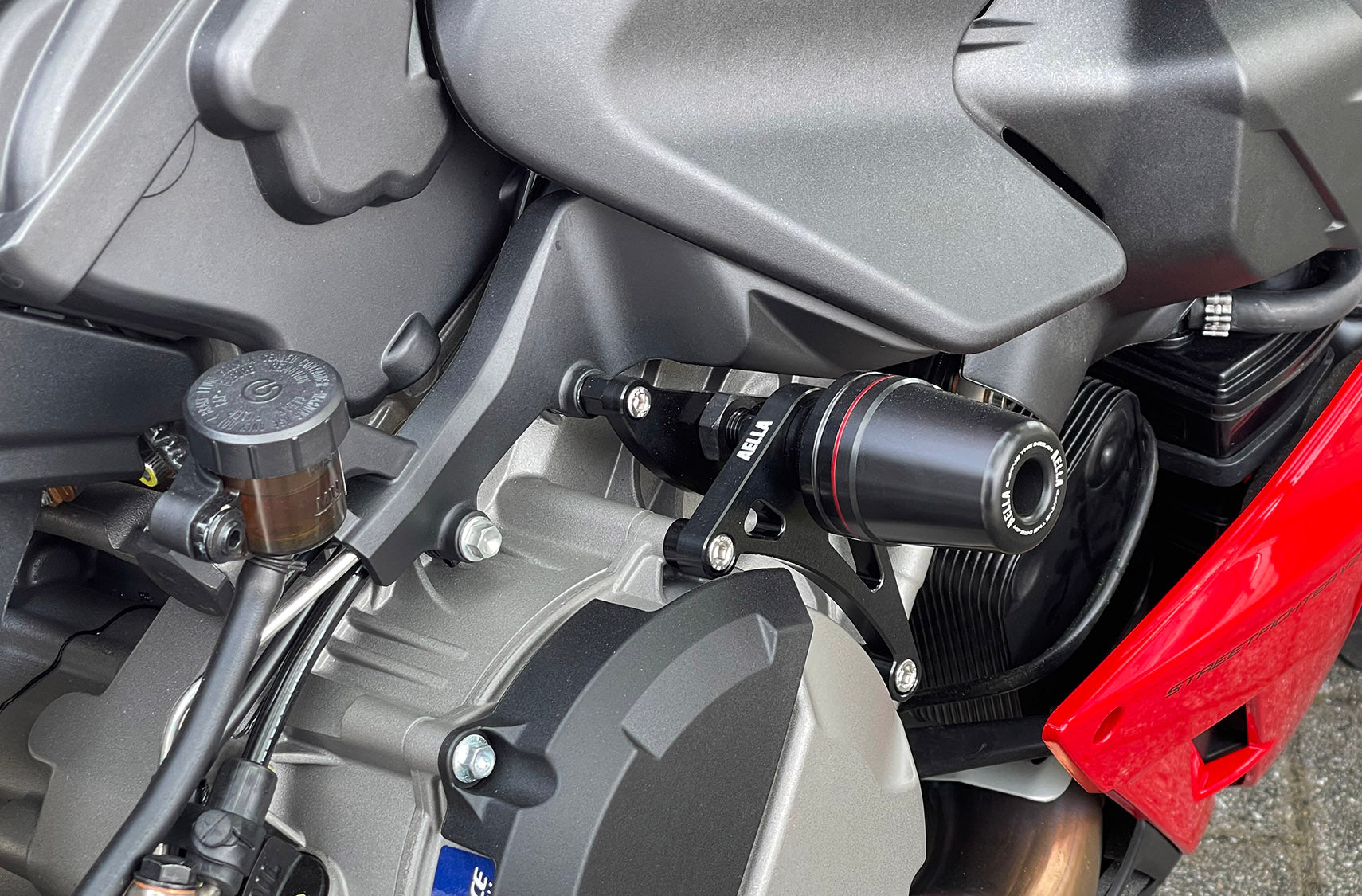 AELLA AE-68153 Engine Slider 2023 Street Fighter V2 DUCATI – DUCATISM