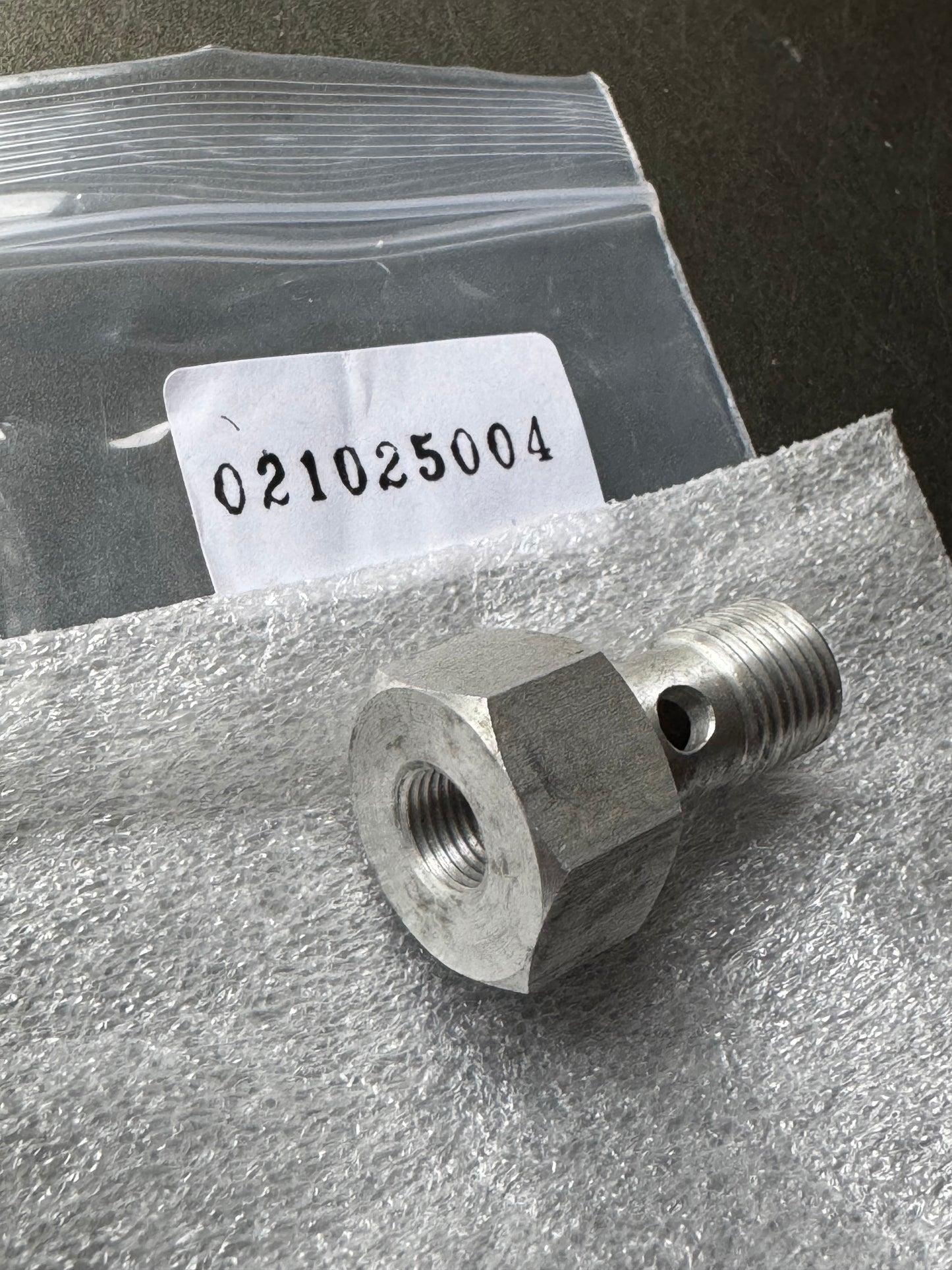 M14 Banjo Bolt, 10mm, with Oil Pressure Hole, for DUCATI 750F1, 400F3, Bimota DB1